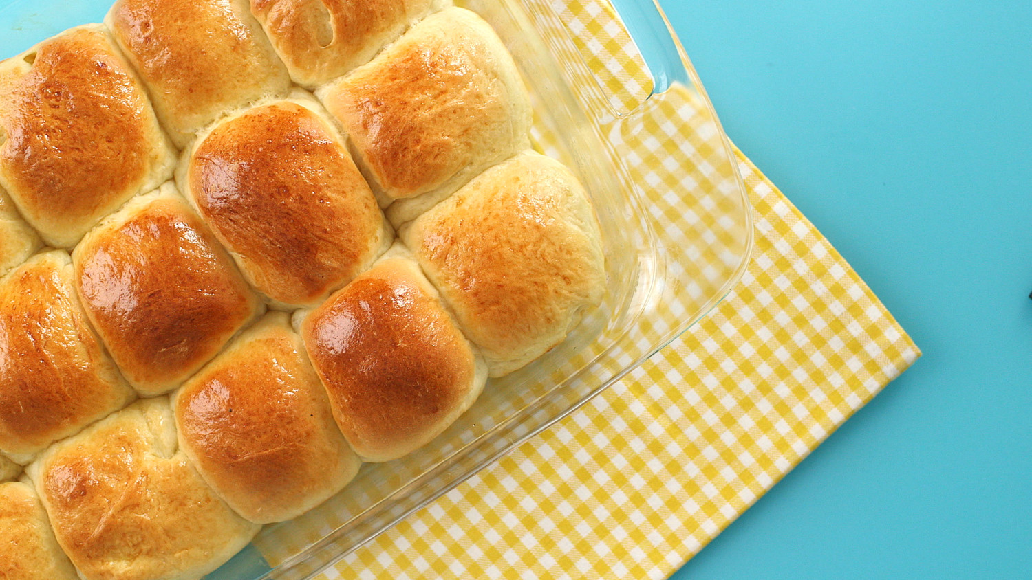 Video Delicious Dinner Rolls Martha Stewart video-delicious-dinner-rolls-martha-stewart